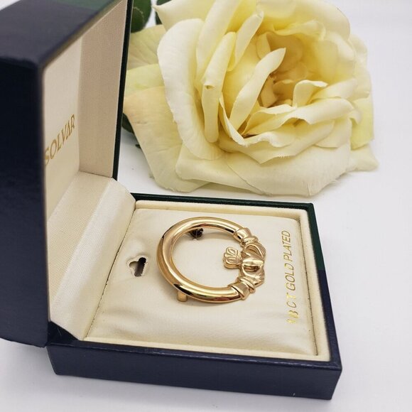 NIB Solvar 18kt Gold Plated Claddagh Brooch Pin In Gift Box - Picture 6 of 11